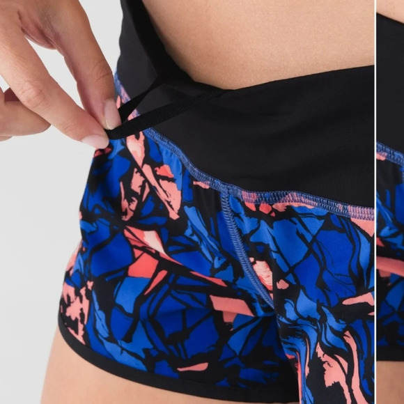Lululemon Speed Short in Paint Storm Harbor Blue Multi / Black. Size 4 - Picture 15 of 16